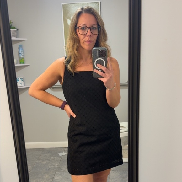 Meet your Posher, Stephanie - Picture 2 of 2